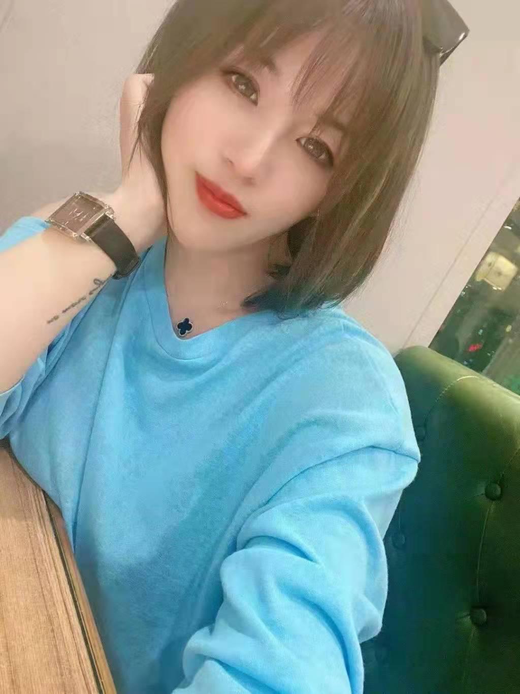 华信路短发性感高挑妹妹